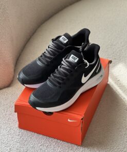 کتونی نایک گاید