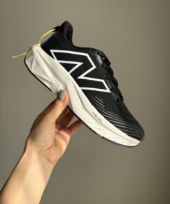 نيو بالانس مشكى سفيد